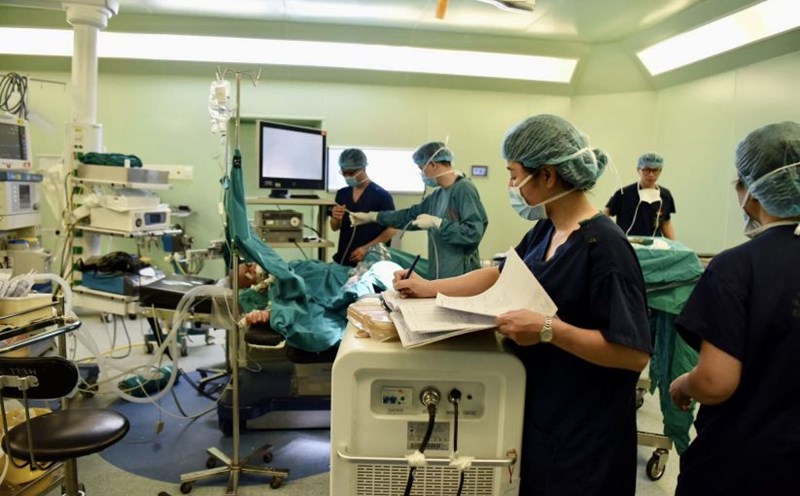 Medical staff are under a lot of pressure but their on-call allowance is very low. Photo: Bong Vu