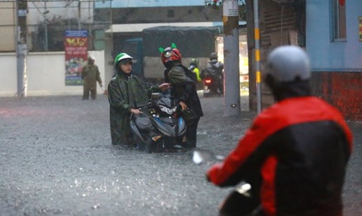 Khu vực Nam Bộ chính thức đón đợt mưa diện rộng mới. Ảnh: Anh Tú