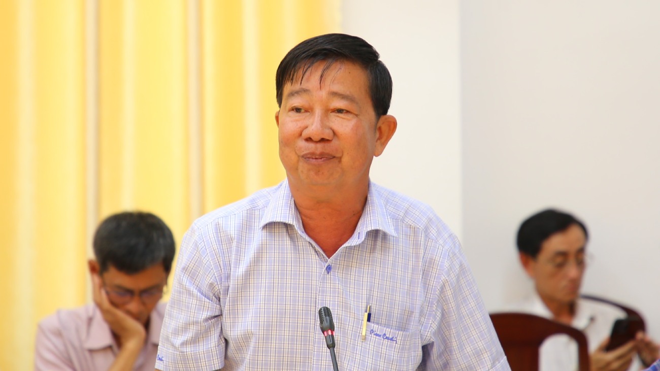 Anh: Ta Quang