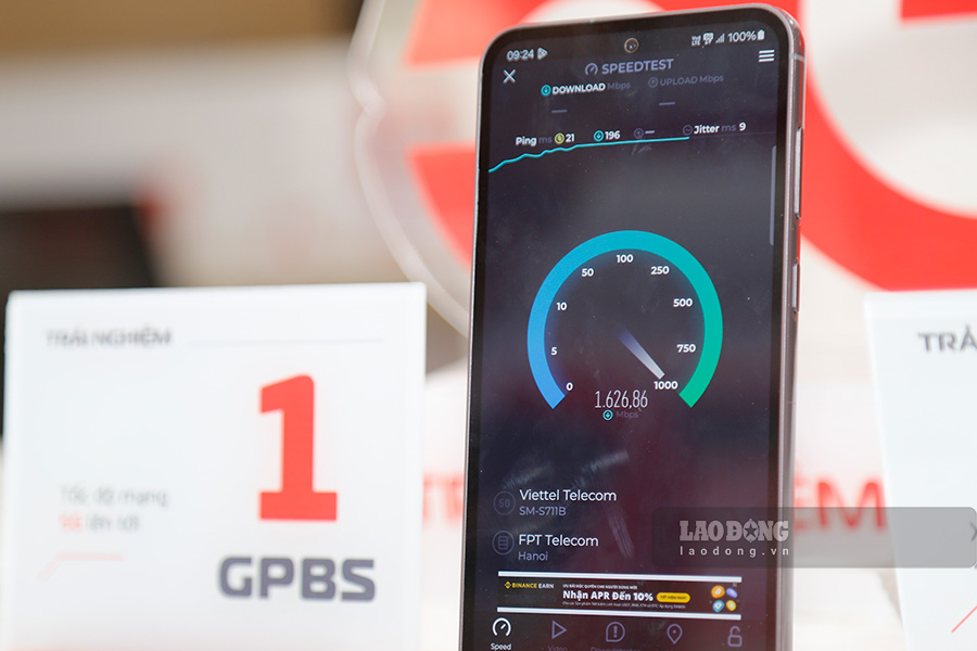 Test tốc độ sóng 5G thực tế tại Điện Biên. Ảnh: Quang Đạt