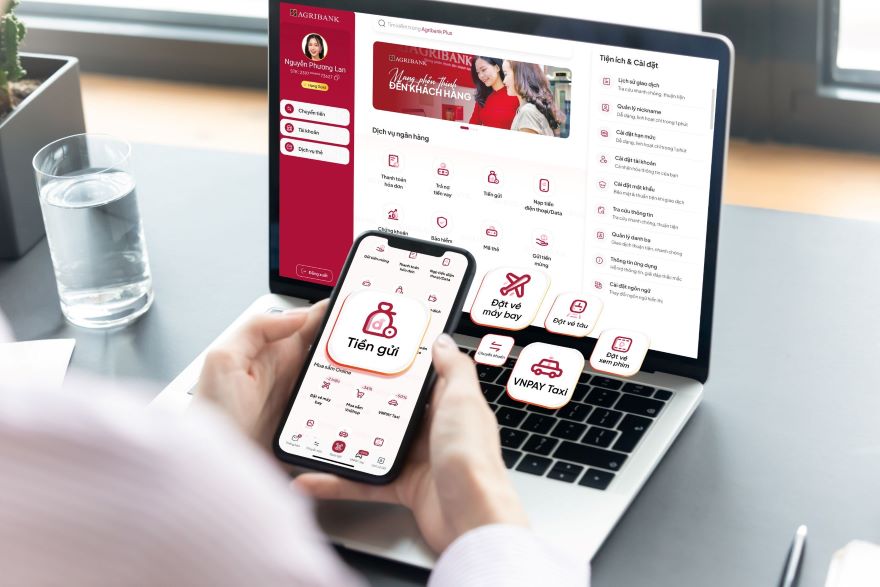 Agribank Plus e-banking service has had positive changes to help customers have better experiences with cashless payment services and other added utility services.