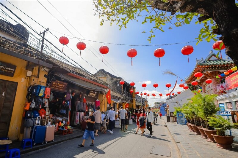 Hoi An se xay dung tuyen pho di bo kieu mau, noi khong voi an xin, khong cheo keo du khach. Anh: Hoang Bin