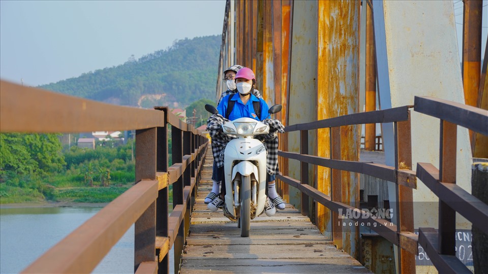 Cam Ly Bridge is now seriously degraded. Photo: Van Truong