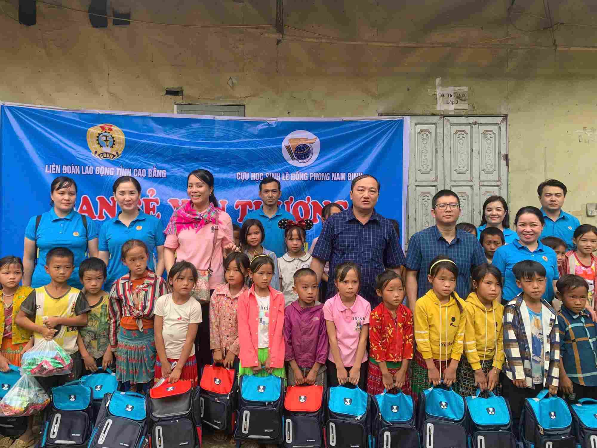 Cao Bang Provincial Federation of Labor continues to connect and support people in difficult areas. Photo: Nong Quyen.