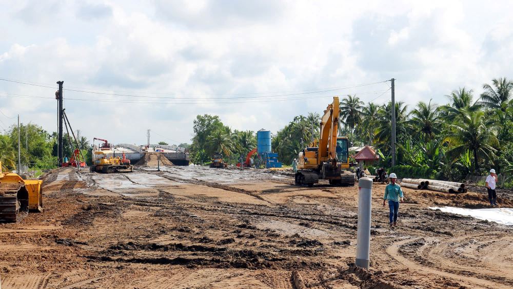 Construction of Can Tho - Ca Mau Expressway. Photo: Ta Quang
