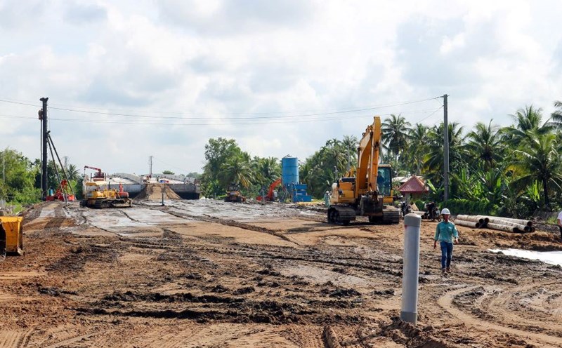 Construction of Can Tho - Ca Mau Expressway. Photo: Ta Quang