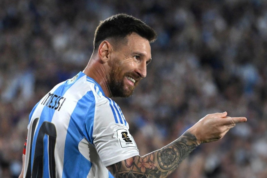 Lionel Messi có trận đấu xuất sắc trước hơn 80.000 khán giả nhà. Ảnh: AFA