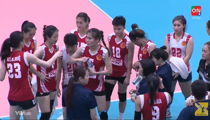 Kinh Bac Bac Ninh has an important match with Ho Chi Minh City in the final round of the group stage of the 2024 National A-Class Volleyball Tournament. Photo: VTV Cab