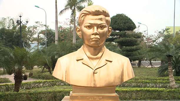 Statue of patriotic young man, heroic martyr Ly Tu Trong. Photo: Central Committee of Ho Chi Minh Communist Youth Union.