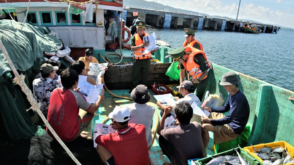 Propaganda against IUU fishing contributes to removing the yellow card for the fisheries industry. Photo: Tien Vinh