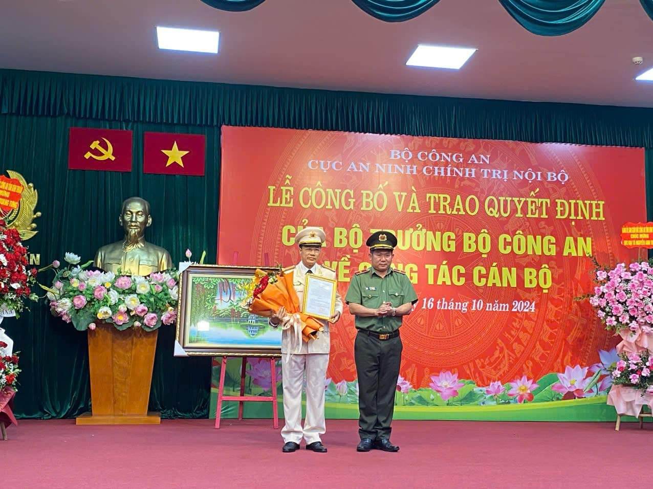 Colonel Hoa Quang Tung - Deputy Director of Cao Bang Provincial Police has just been transferred to the position of Deputy Director A03. Photo: Cao Bang Police.