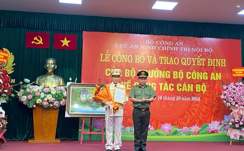 Colonel Hoa Quang Tung - Deputy Director of Cao Bang Provincial Police has just been transferred to the position of Deputy Director A03. Photo: Cao Bang Police.