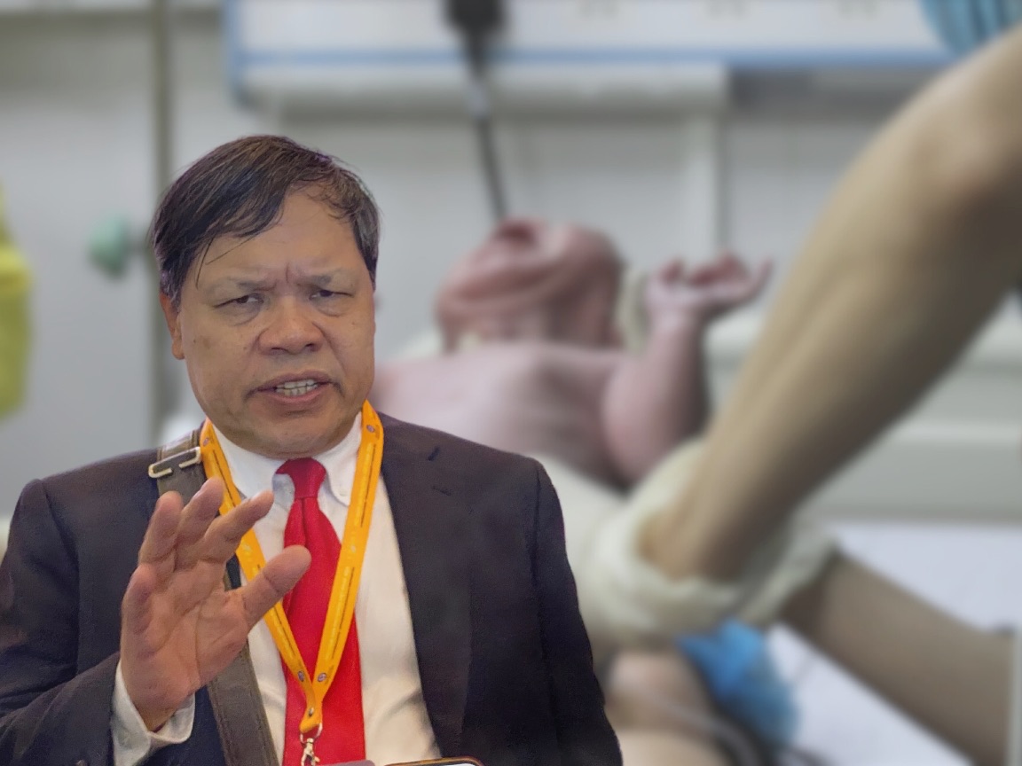Associate Professor Tran Danh Cuong believes that both doctors and pregnant women are abusing cesarean sections. Photo: Thuy Linh
