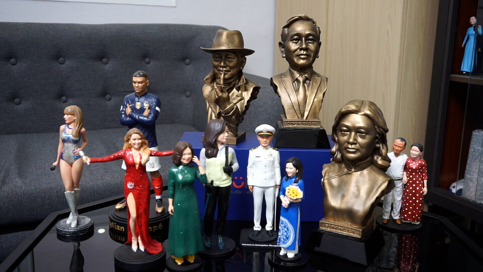 Mini statues for loved ones received hundreds of orders on October 20th