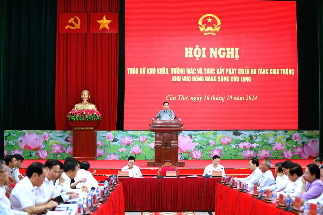 Quang canh hoi nghi. Anh: Ta Quang