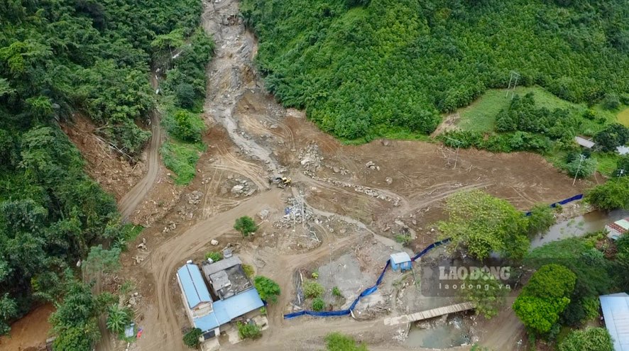 The scene of the sludge spill in Bac Kan after more than 1 month. Photo: Viet Bac
