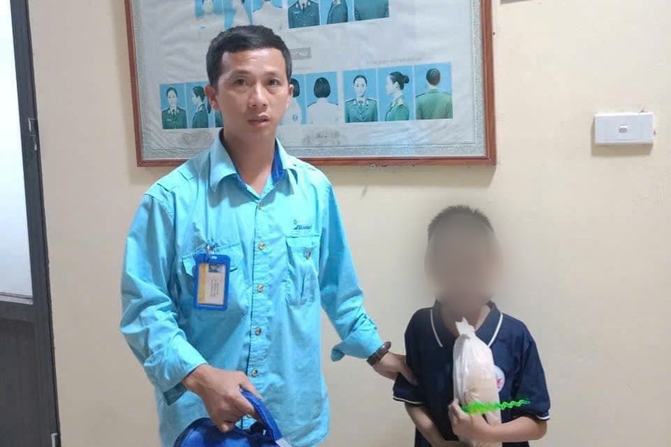 The lost child was helped home by bus staff and police. Photo: Transerco