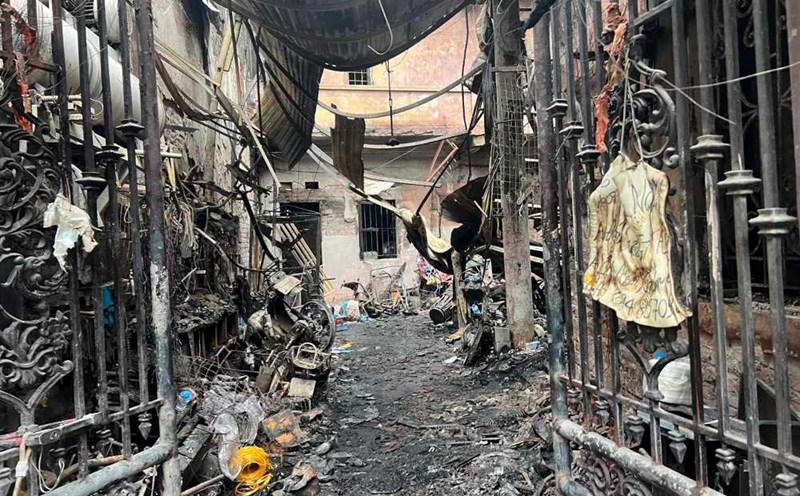 Scene of a fire at a boarding house on Trung Kinh Street (Hanoi). Photo: Khanh An