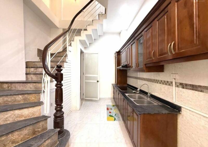 A house in an alley on Kham Thien Street (Dong Da District, Hanoi) is being sold for more than 4.5 billion VND. Photo: Thu Giang