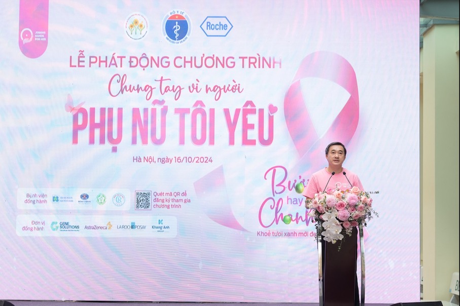 Deputy Minister of Health Tran Van Thuan launched a communication campaign to raise awareness about breast cancer. Photo: Provided by the Organizing Committee