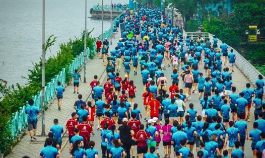 Những vấn đề sức khỏe cần lưu ý với người chạy bộ phong trào. Ảnh: Hồ Tây