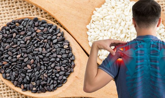 Người sau 50 tuổi có thể ăn thêm hạt mè để bổ sung canxi tốt cho xương khớp. Đồ họa: Hạ Mây