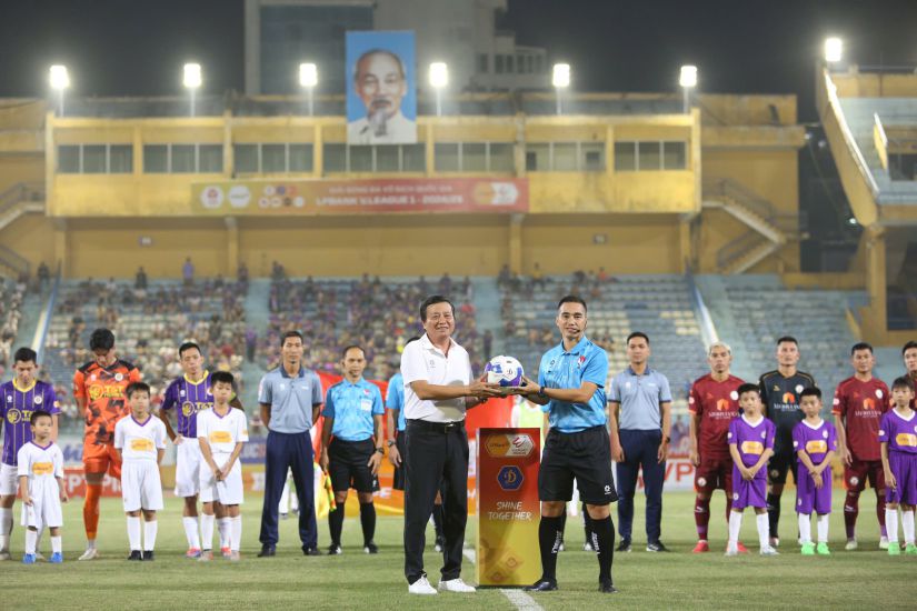 The 2024-2025 V.League season has many positive changes. Photo: VPF