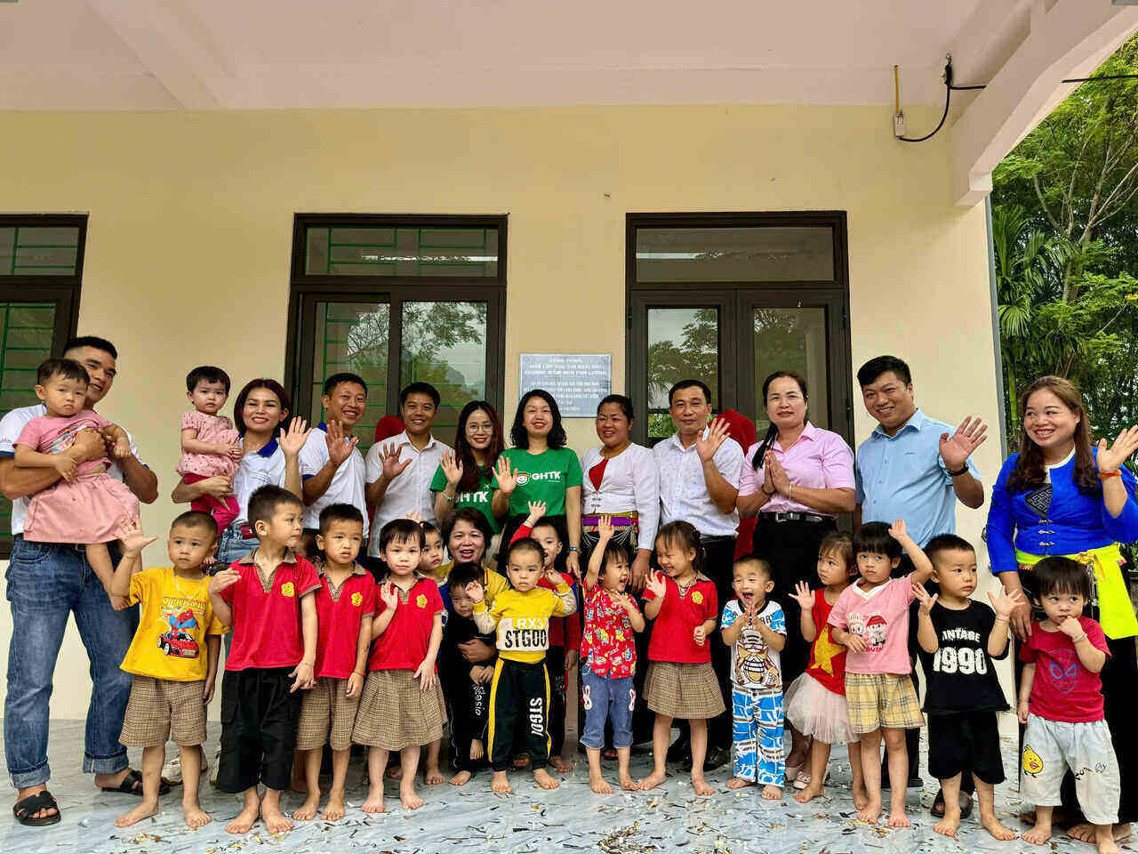 Inauguration of a class at Khai Cai branch, Phu Luong Kindergarten (Quyet Thang commune, Lac Son district). Photo: Minh Anh