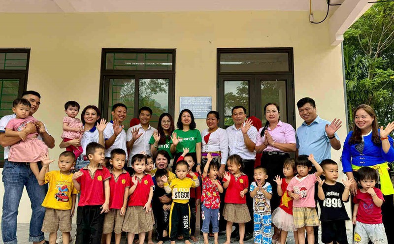 Inauguration of a class at Khai Cai branch, Phu Luong Kindergarten (Quyet Thang commune, Lac Son district). Photo: Minh Anh