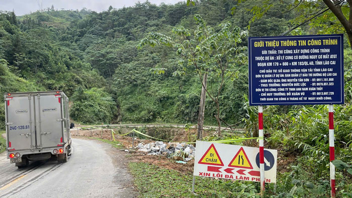 The work of handling traffic black spots in Lao Cai is being implemented, but there are still many problems. Photo: Dinh Dai