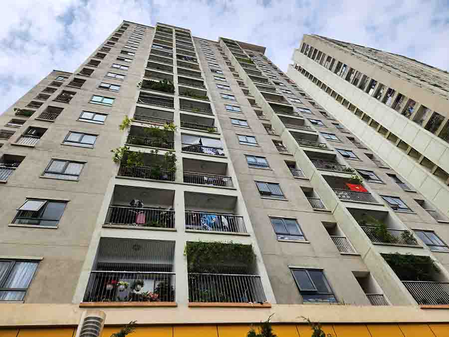 Relevant agencies are slow to implement inspection conclusions, causing many residents of The Golden An Khanh to not receive their pink books. Photo: Cao Nguyen.