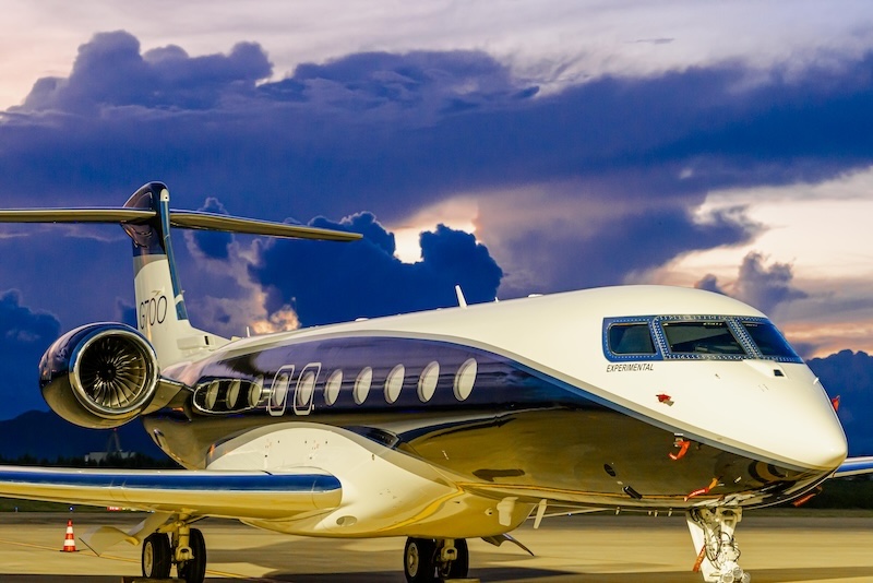 A series of super luxury planes landed at Da Nang airport. Photo: M.T