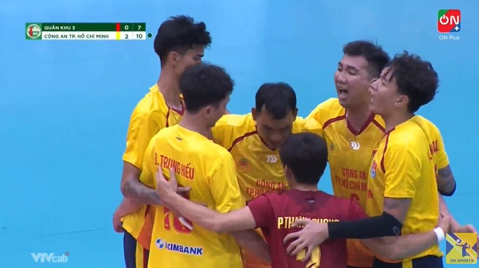 Ho Chi Minh City Police have successfully completed the group stage of the 2024 National A-Class Volleyball Tournament. Photo: VTV Cab