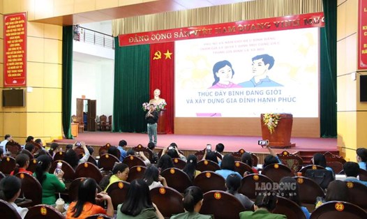 Hội nghị chuyên đề xây dựng người phụ nữ thời đại mới. Ảnh: Lam Thanh