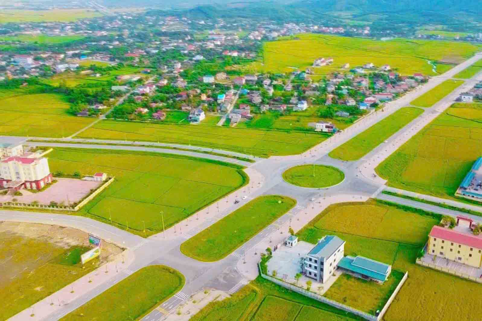 Ky Anh district has met the new rural standards and was awarded 10 billion VND. Photo: Huyen Trang