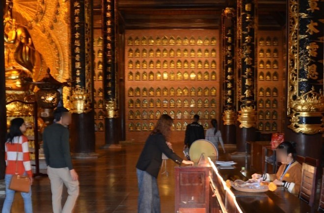 Năm 2023, Ninh Bình là 1 trong 9 tỉnh có số thu tiền công đức, tiền tài trợ tại các di tích trên 100 tỉ đồng. Ảnh: Nguyễn Trường