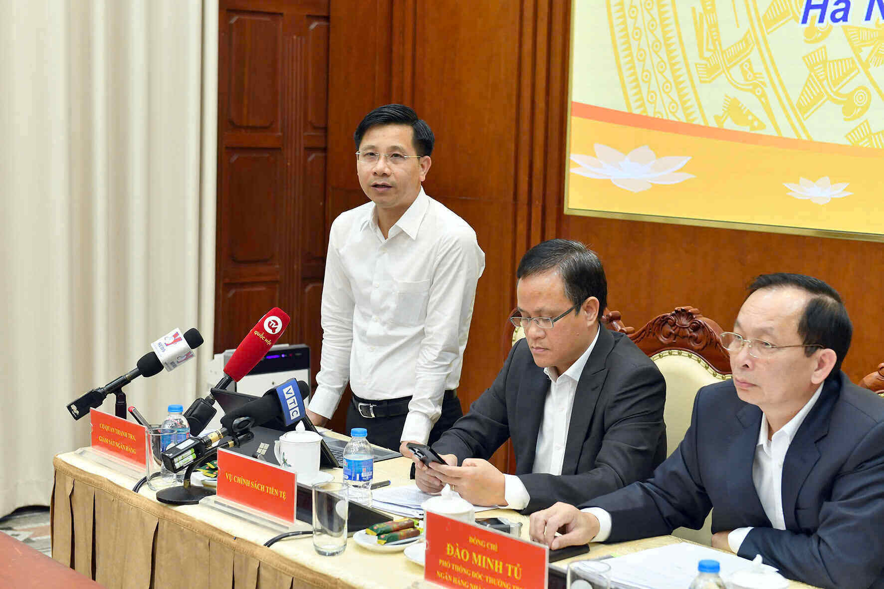 Mr. Nguyen Duc Long - Deputy Chief Inspector, banking supervisor said that this afternoon, at the headquarters of the State Bank, there will be a ceremony to announce the mandatory transfer of 2 zero-dong banks.