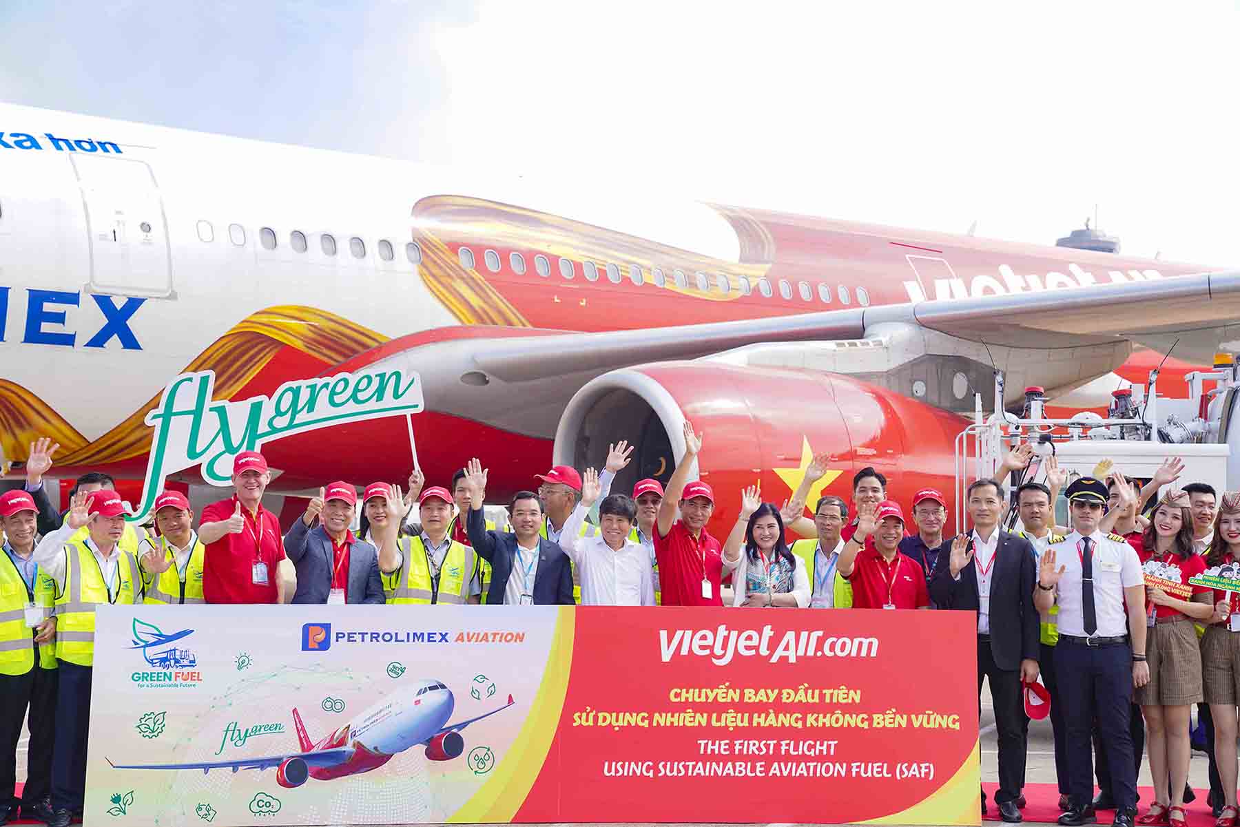 Chuyen bay dau tien dung nhien lieu SAF tai Viet Nam do Vietjet khai thac cat canh sang nay tu san bay Tan Son Nhat, TP HCM den Melbourne (Australia).