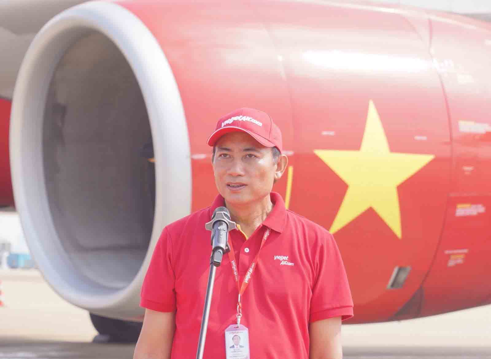 Pho Tong Giam doc Vietjet To Viet Thang phat bieu nhan chuyen bay dau tien su dung nhien lieu SAF.