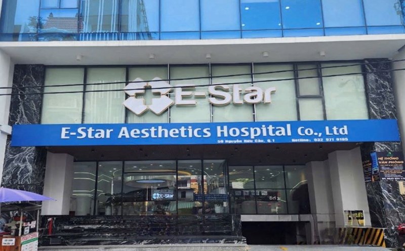 Illegal cosmetic surgery facility, hanging a Hospital sign and advertising operating room rental right in the center of District 1. Photo: Health Department Inspector