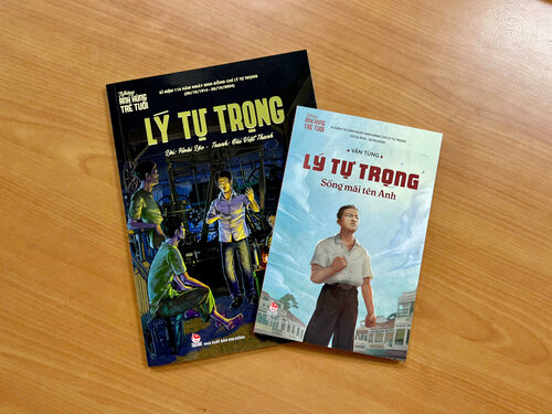 2 special books about Ly Tu Trong - the first communist youth union member. Photo: Publishing House