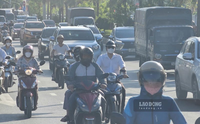 Toong Xe Du thuyền 5 sao mang hơn 3.000 du khách đến Quảng Ninh