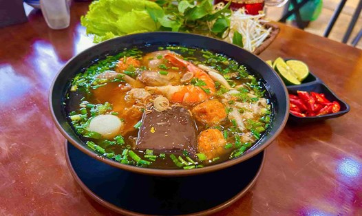 Một phần bánh canh ghẹ đặc biệt. Ảnh: Hoài Lan