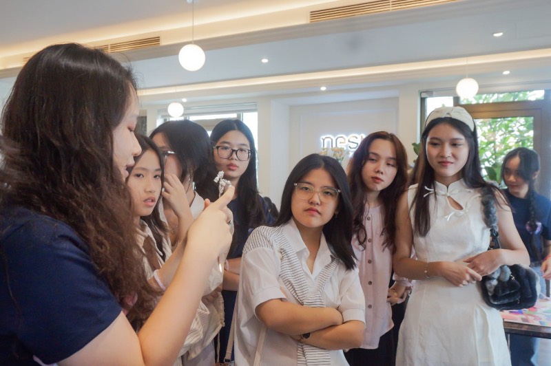 VFSA's activities receive much attention from Vietnamese female students. Photo: Thu Trang