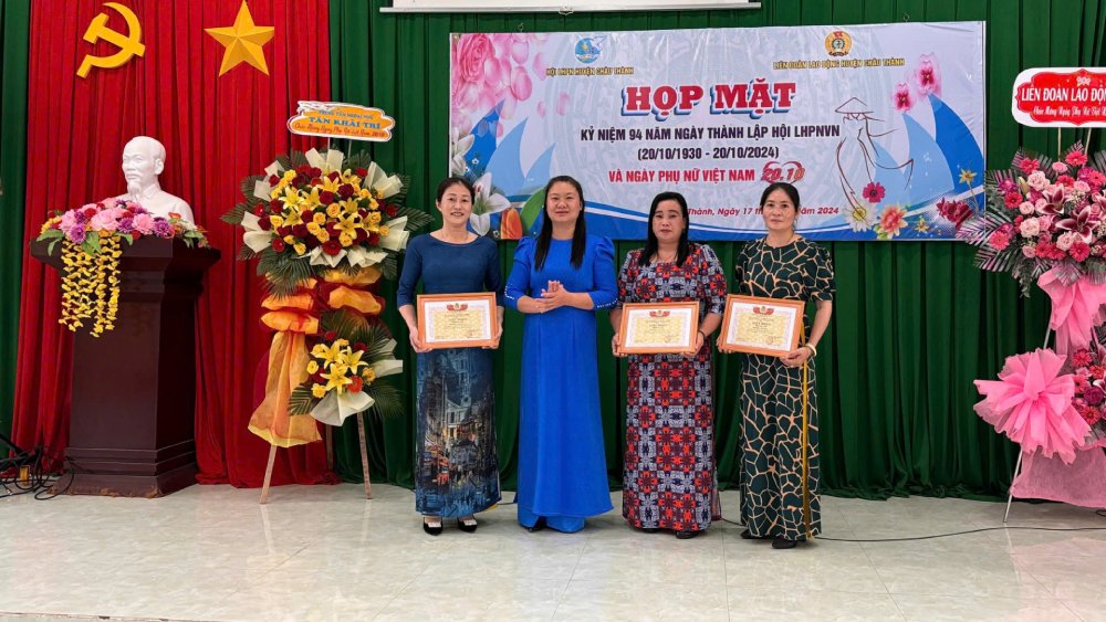Female union members, civil servants, public employees and workers are increasingly promoting their capacity and role in the overall development of the locality. Photo: Chau Thanh District Labor Federation