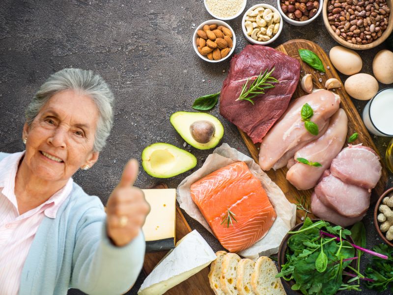 The elderly should supplement foods containing protein that are good for bones and joints. Graphics: Ha May