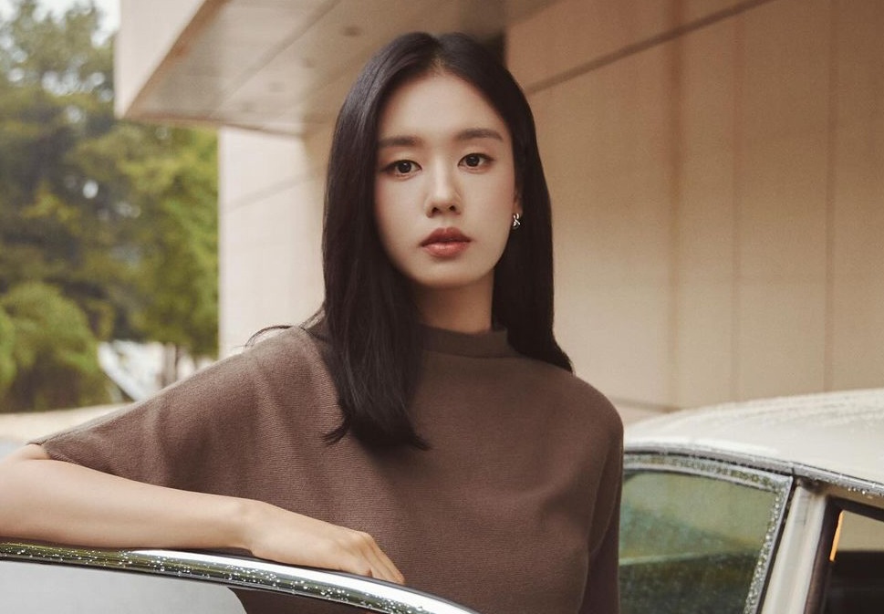 Ahn Eun Jin is currently considering acting in a romantic film. Photo: Instagram