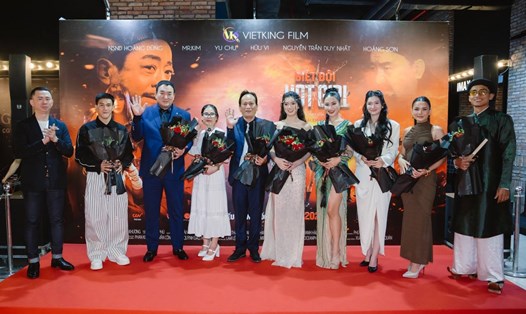 Dàn sao ra mắt phim Biệt đội hotgirl. Ảnh: Đoàn phim.