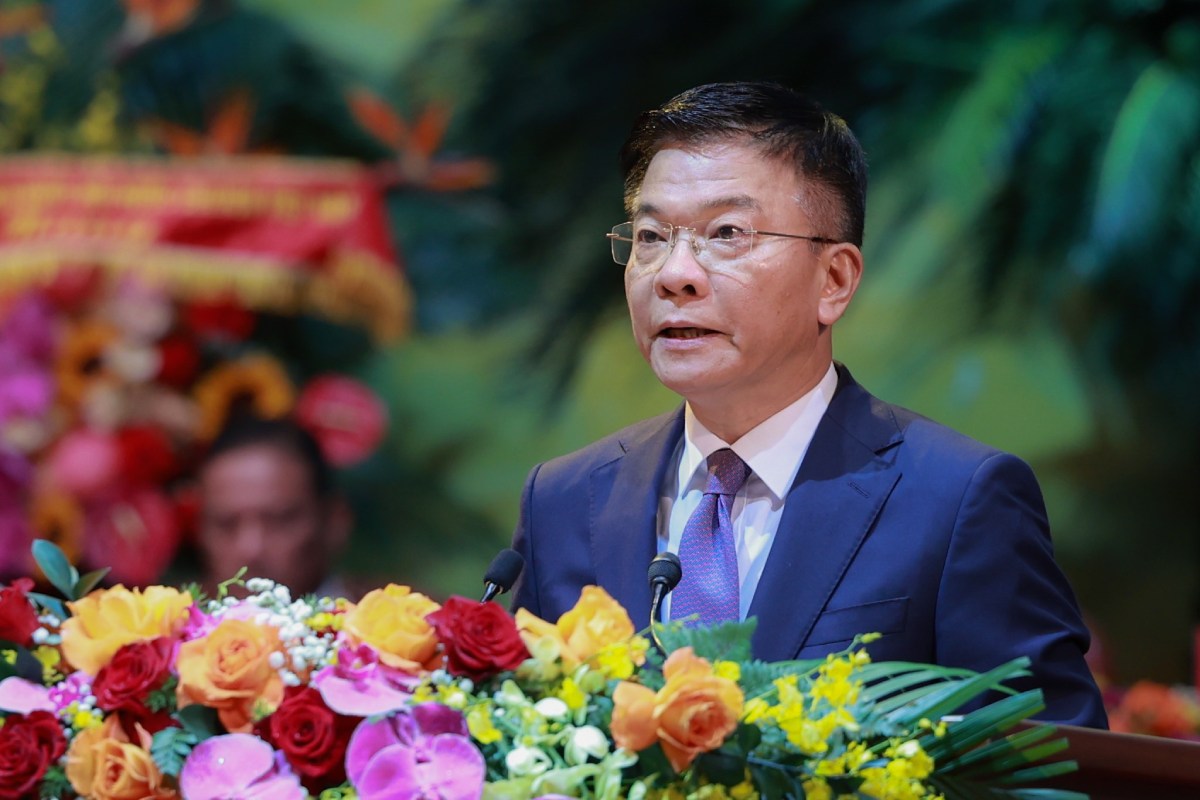 Deputy Prime Minister Le Thanh Long emphasized the need to resolutely rectify and overcome the situation of avoiding and shirking responsibility. Photo: Hai Nguyen