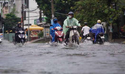 Cảnh báo mưa to ở Nam Bộ thời điểm chiều và đêm nay 18.10. Ảnh: Nguyên Chân